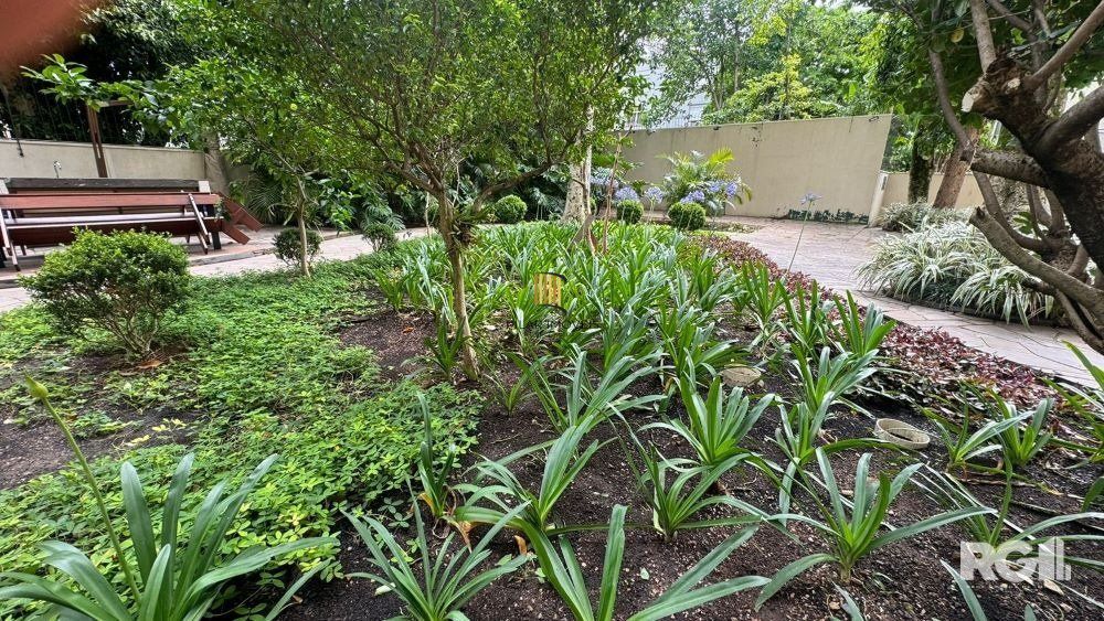 APARTAMENTO SEMI MOBILIADO - 3  DORM COM  GAR - CÓD. RP390648
