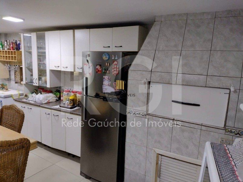 Casa à venda com 3 quartos e garagem 2 carros!