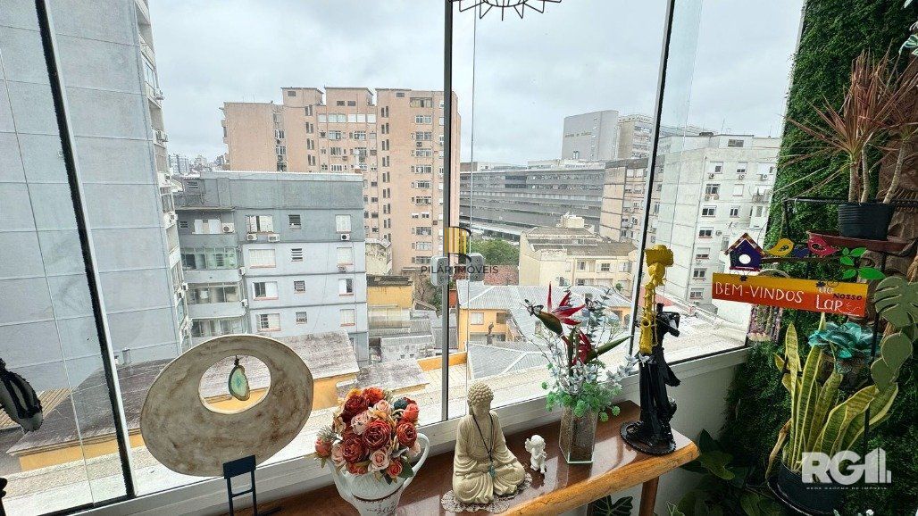 IMOVEL  A VENDA COM 142,30 M²  COM 3DORMITÓRIOS, ESQUINA VENANCIO AIRES