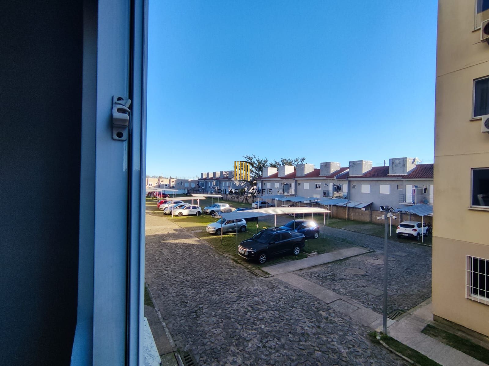 Apartamento 2 dormitórios com garagem