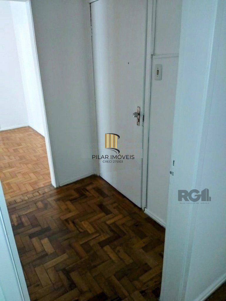 Apartamento 2 dormitórios de frente, dependência completa, no bairro Bom Fim -po