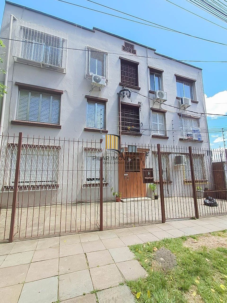 JK mobiliado à venda na Av. Azenha – Porto Alegre, pronto para morar