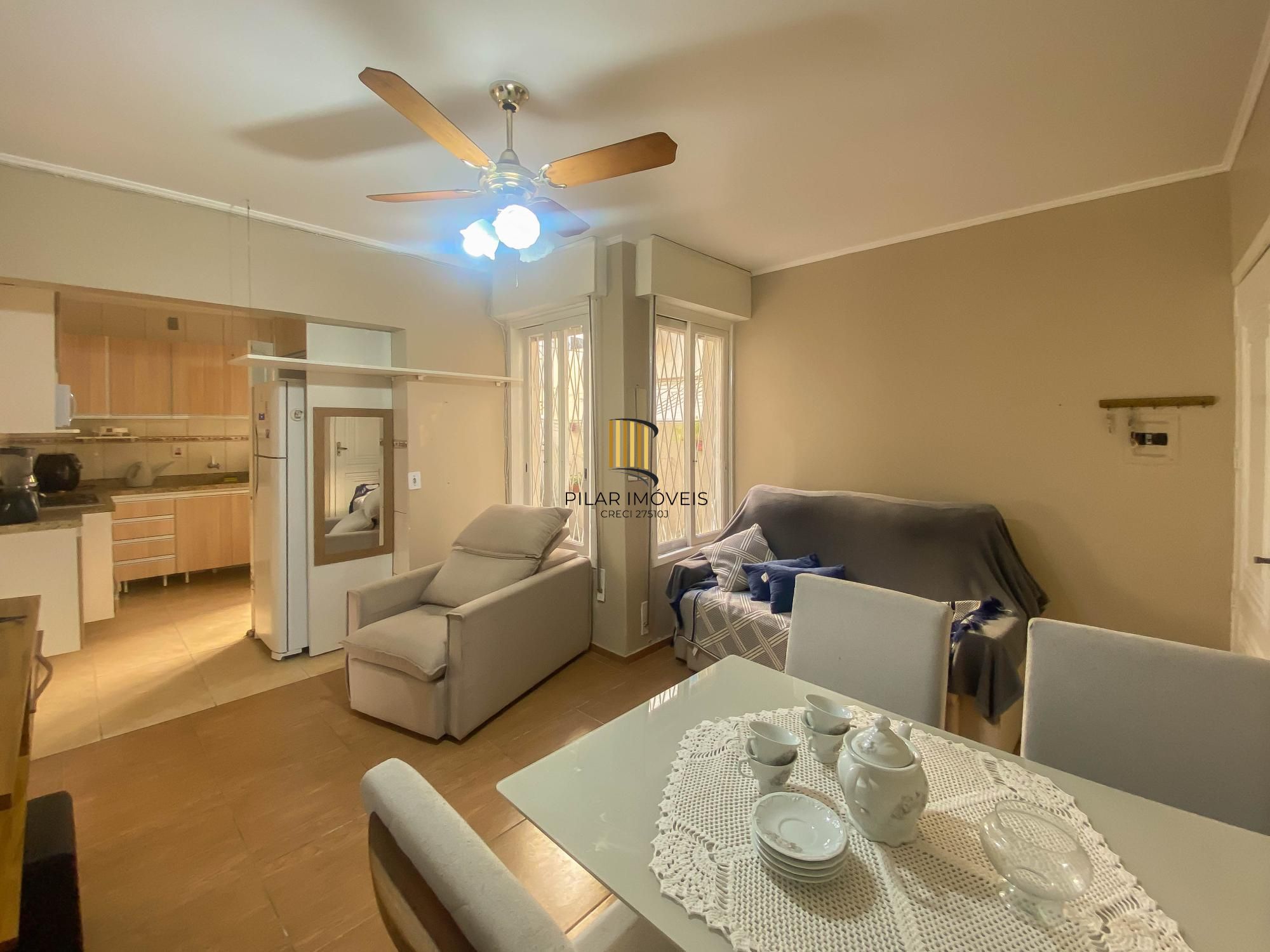 Apartamento térreo com pátio privativo e 1 dormitório no Menino Deus