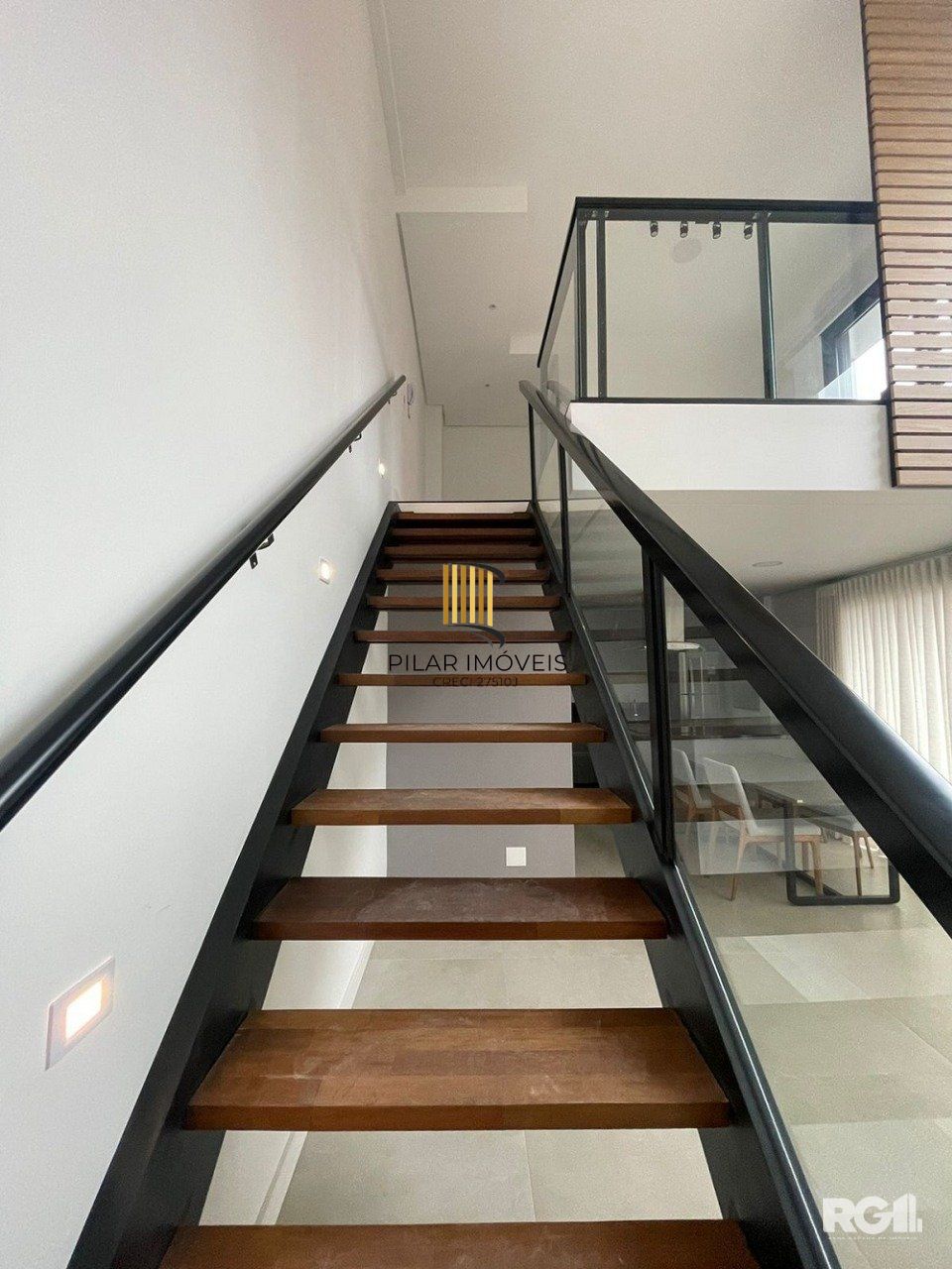 APARTAMENTO 1 DORMITÓRIO A VENDA  DUPLEX, COM 2 VAGAS