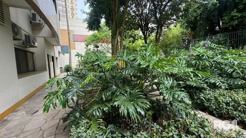 APARTAMENTO SEMI MOBILIADO - 3  DORM COM  GAR - CÓD. RP390648