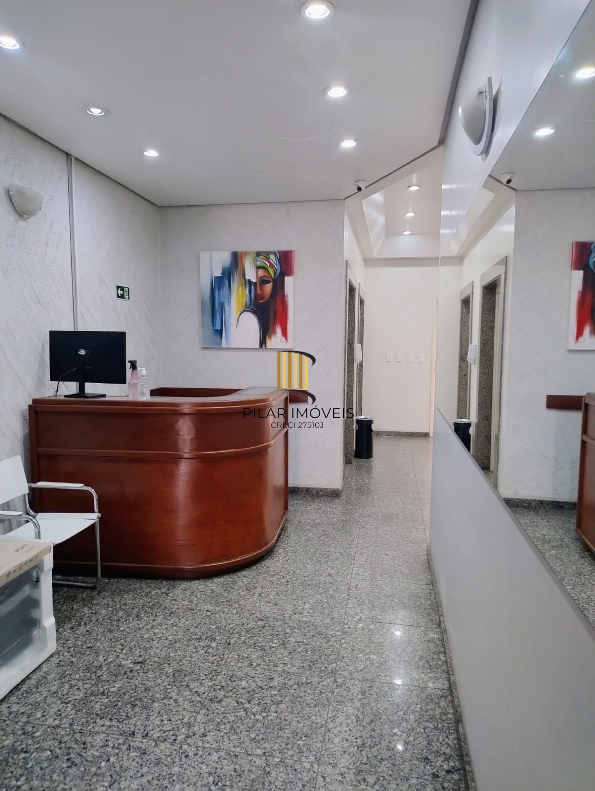 Apartamento 2 quartos, sacada com churrasqueira e  garagem no bairro Cidade Baix