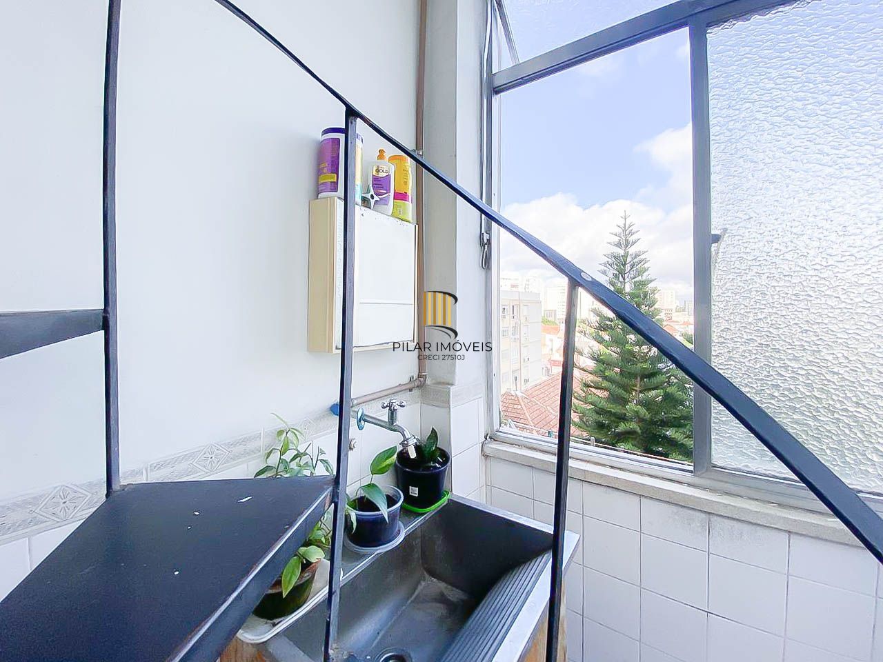 Duplex à venda no Rio Branco com 2 dormitórios, salão privativo e 2 vagas