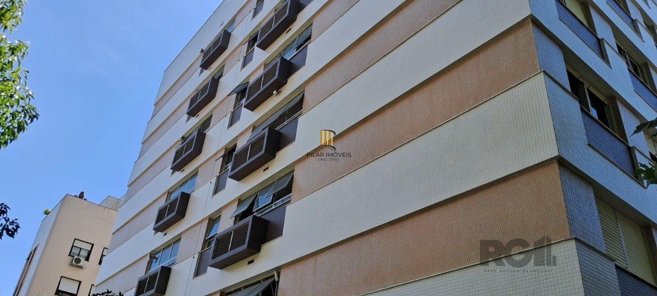 Apartamento de 152 m², com 3 dormitórios, 1 suíte e 2 vagas no bairro Bom Fim