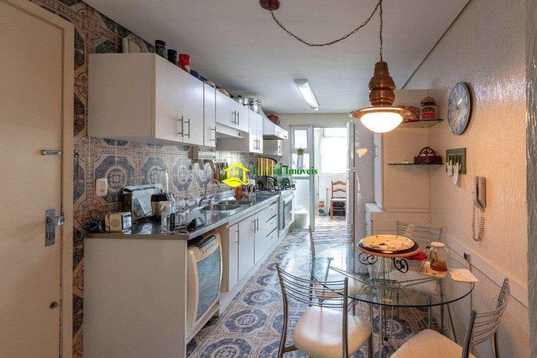 Cobertura para Venda - 306.94m², 3 dormitórios, sendo 2 suites, 2 vagas - Menino