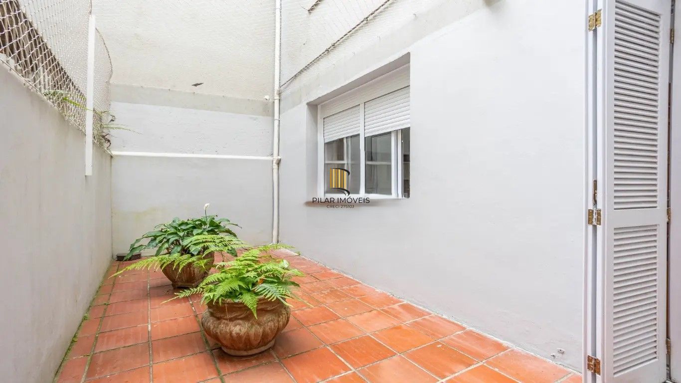 Apartamento de 2 dormitórios no centro histórico de Poa