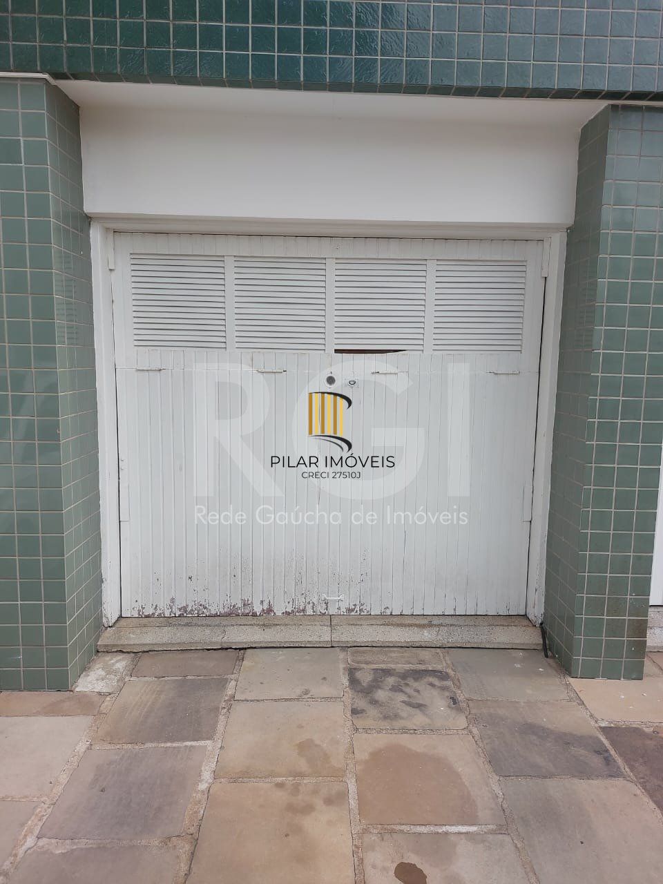 Apartamento com 3 quartos, 2 banheiros, desocupado e 1 vaga!