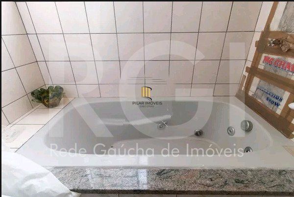 Apartamento 2 quartos, 2 banheiros, desocupado na santana!