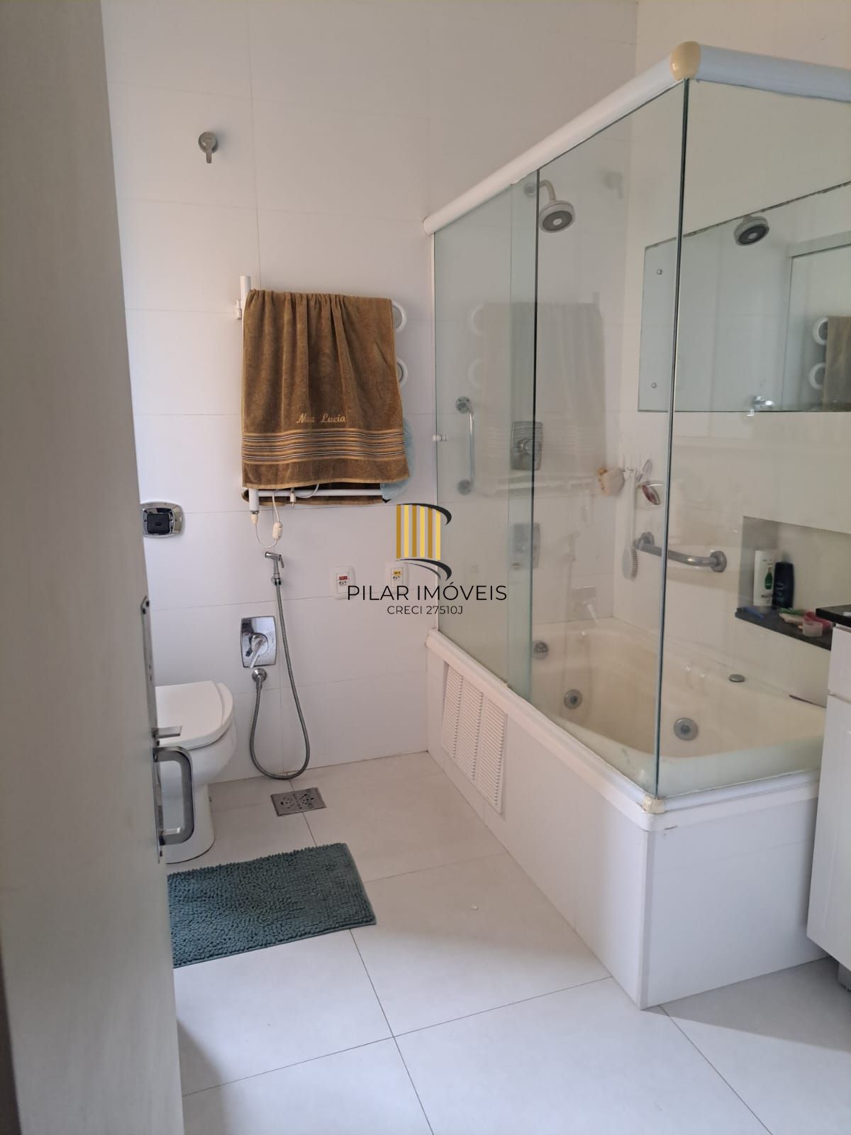 Apartamento  3 dormitórios, de frente com sacada, garagem , elevador, Bairro Cid