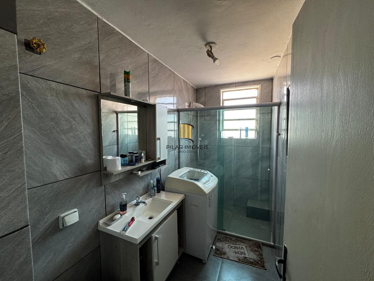 Apartamento de 2 dormitórios, fundos, andar alto.