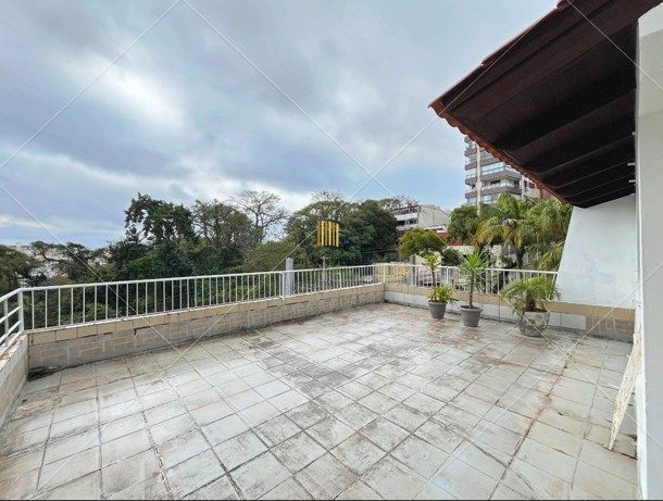 Casa para Venda - 3 dormitórios, sendo 1 suites, 2 vagas - Menino Deus