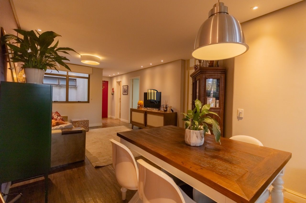 Apartamento 2 Dorm (1 Suíte) com 2 Banheiros, Vaga e Varanda – 87m² na Floresta