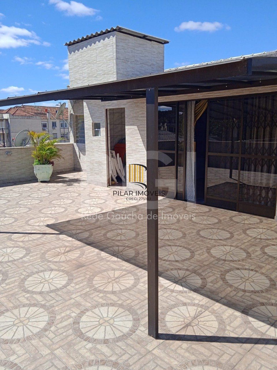 Casa para Venda - 750m², 6 dormitórios, sendo 3 suites, 4 vagas - Partenon