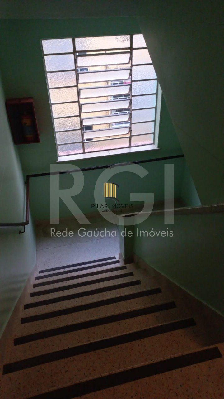 Apartamento 2 quartos, 2 vagas garagem, semi-mobilado na Praia de Belas!