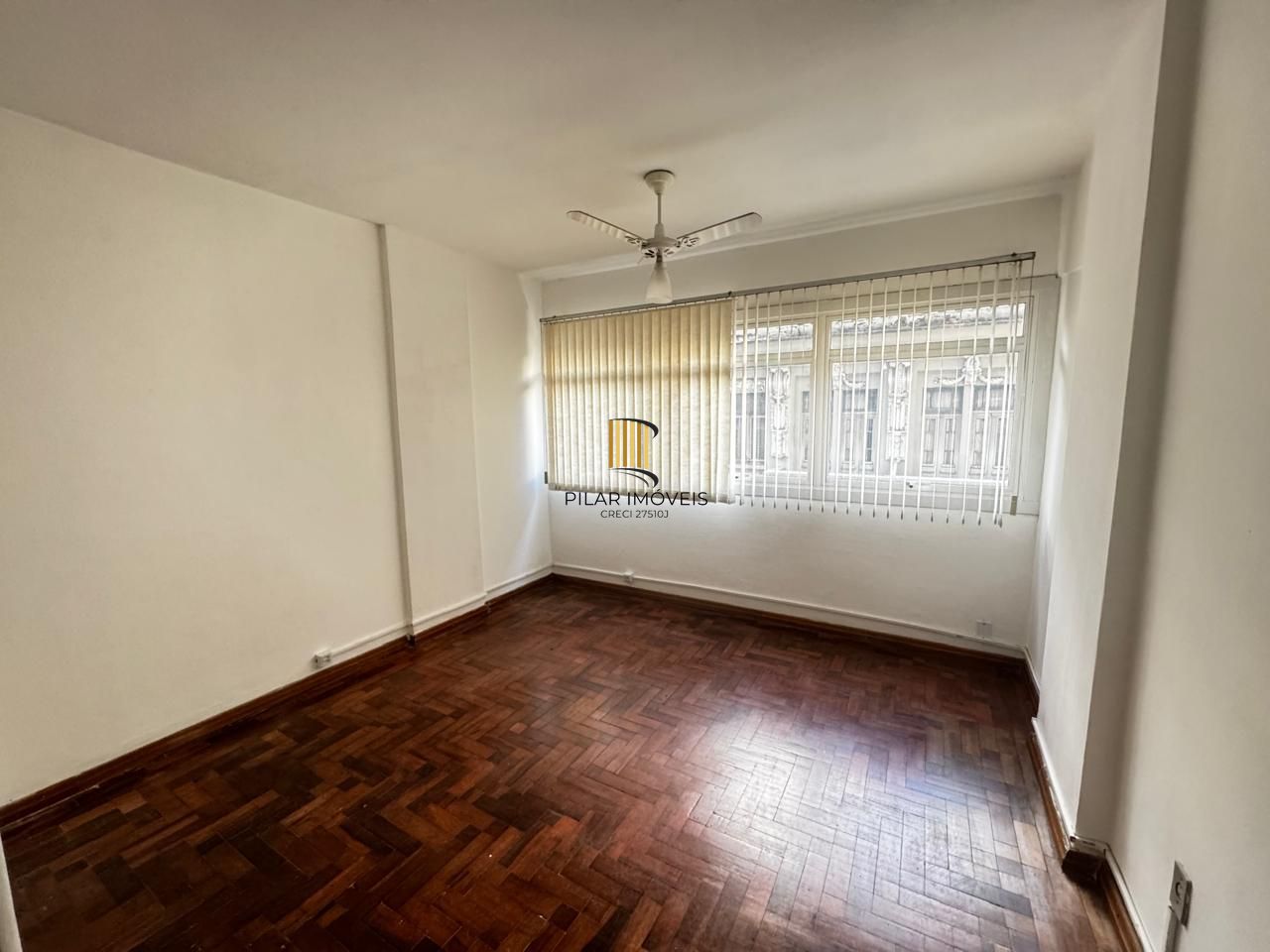 **Sala Comercial no Centro Histórico de Porto Alegre**