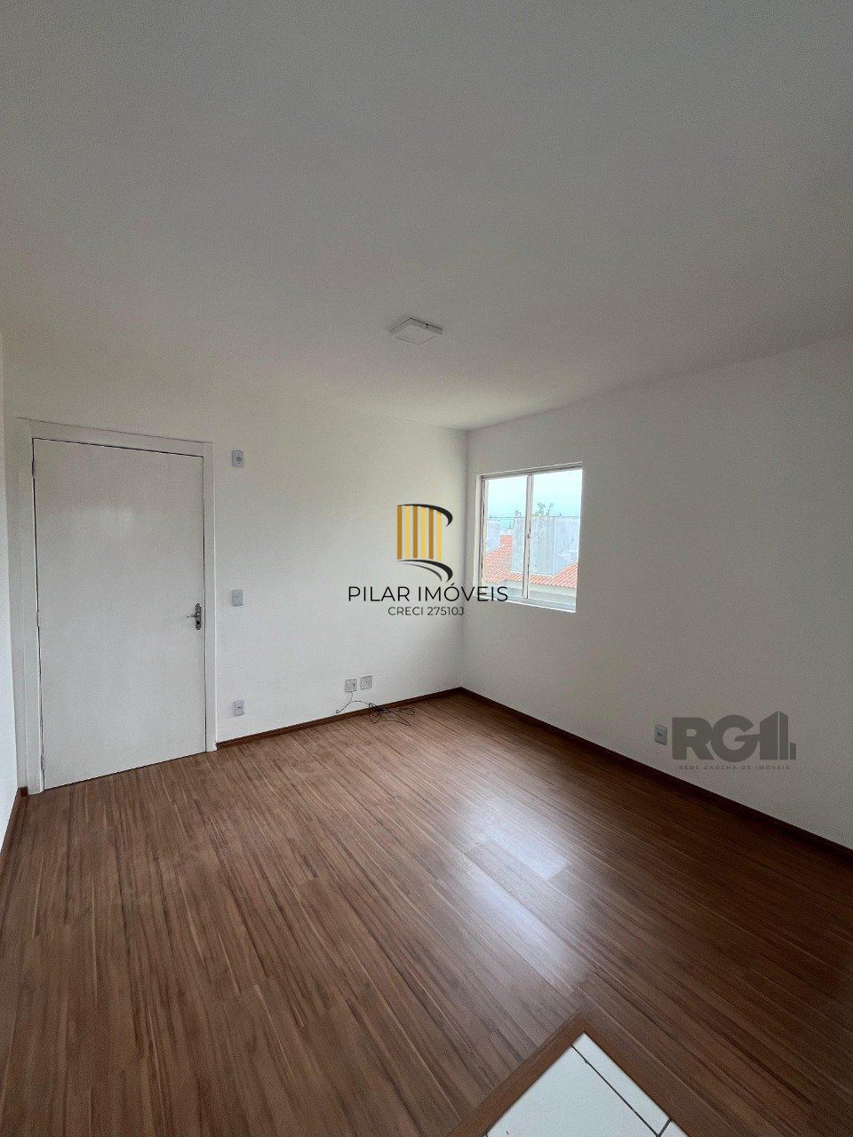 Apartamento 2 dormitórios de frente com garagem, bairro Restinga- porto Alegre