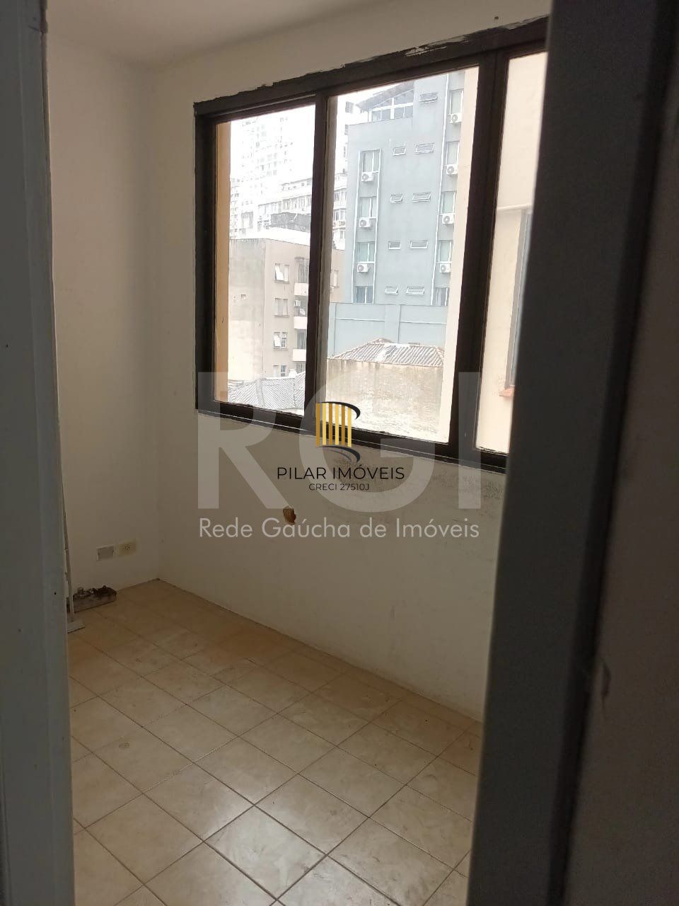Conjunto/Sala para Venda - 85m², 0 dormitórios, Centro