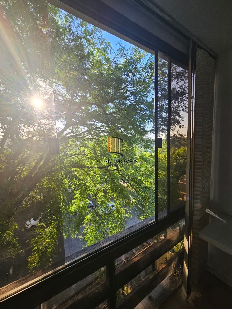 Apartamento-02-Garagem-Bairro Medianeira.