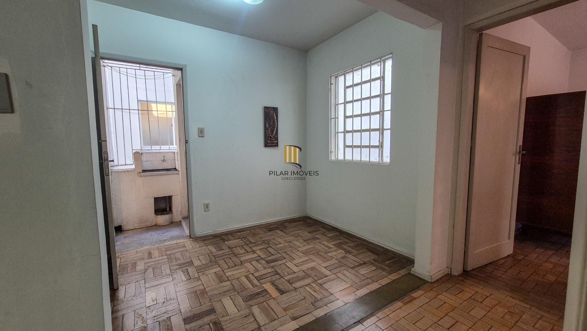 APARTAMENTO AMPLO, 70m² com 2 QUARTOS e 2 BANHEIROS, NO CORAÇÃO DA CIDADE BAIXA