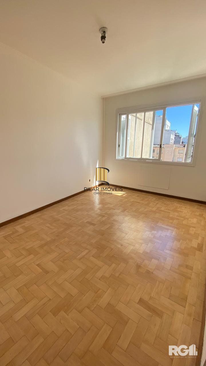 APARTAMENTO 3 DORMITÓRIOS WC AUXILIAR. CÓD. RP389992