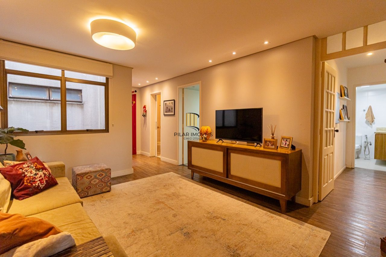 Apartamento 2 Dorm (1 Suíte) com 2 Banheiros, Vaga e Varanda – 87m² na Floresta