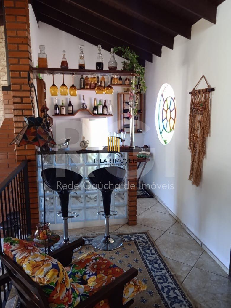 Casa para Venda - 750m², 6 dormitórios, sendo 3 suites, 4 vagas - Partenon