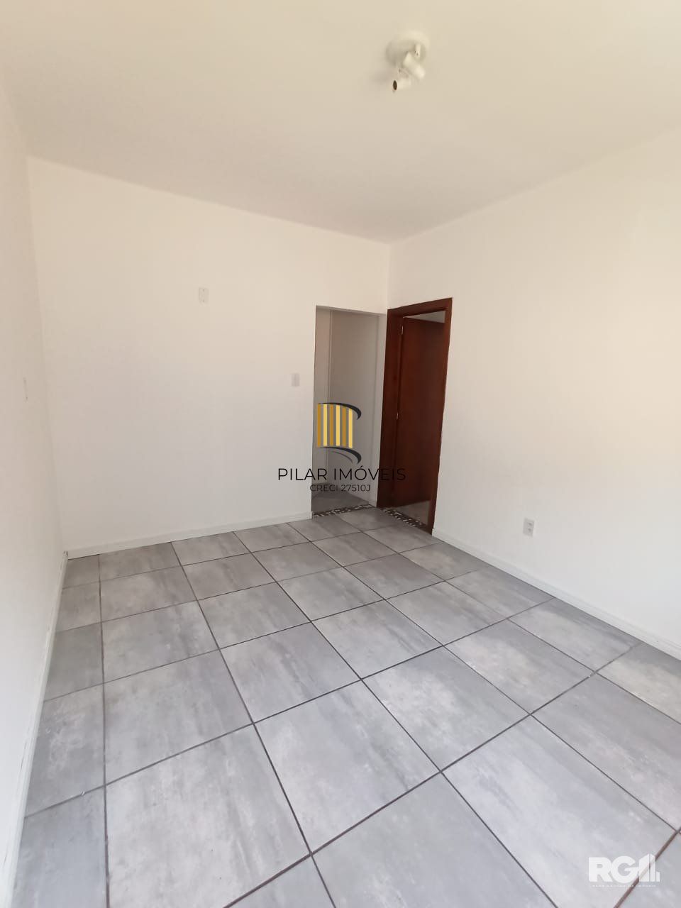 Ótimo apartamento à venda no bairro Menino Deus, em Porto Alegre.