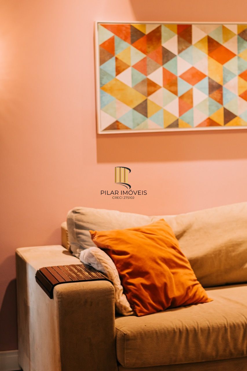 Apartamento 2 Dorm (1 Suíte) com 2 Banheiros, Vaga e Varanda – 87m² na Floresta