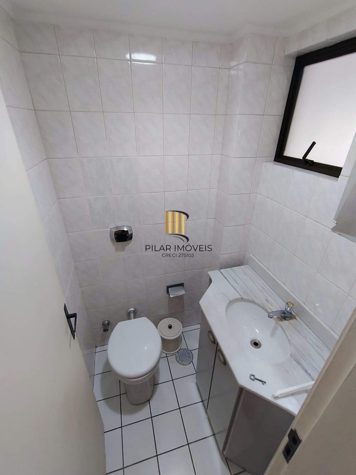 Apartamento 2 quartos, sacada com churrasqueira e  garagem no bairro Cidade Baix