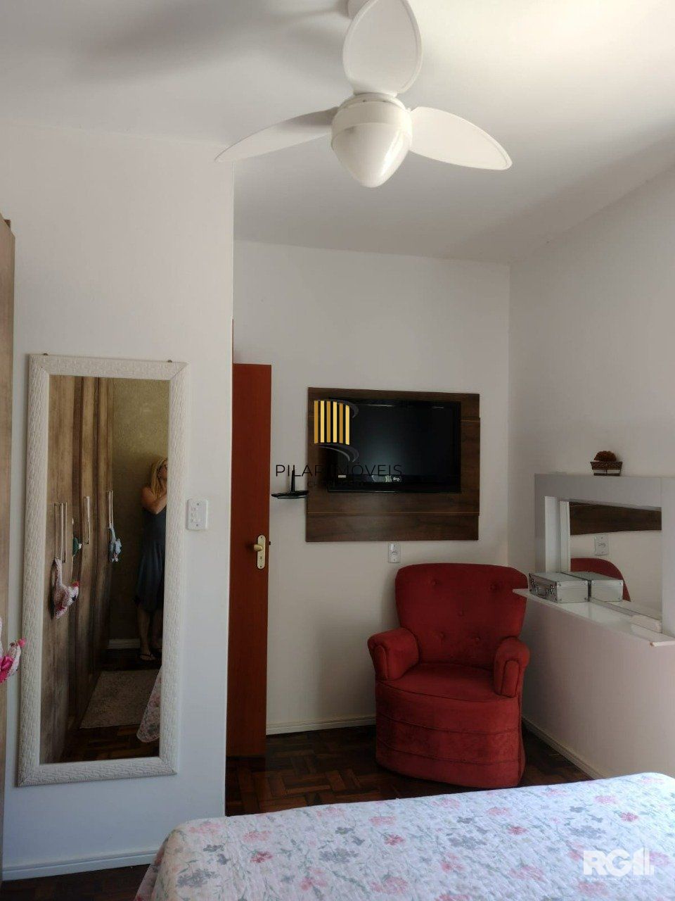 Apartamento de 2 dormitórios,  sala, cozinha, área de serviço separada, banheiro social
