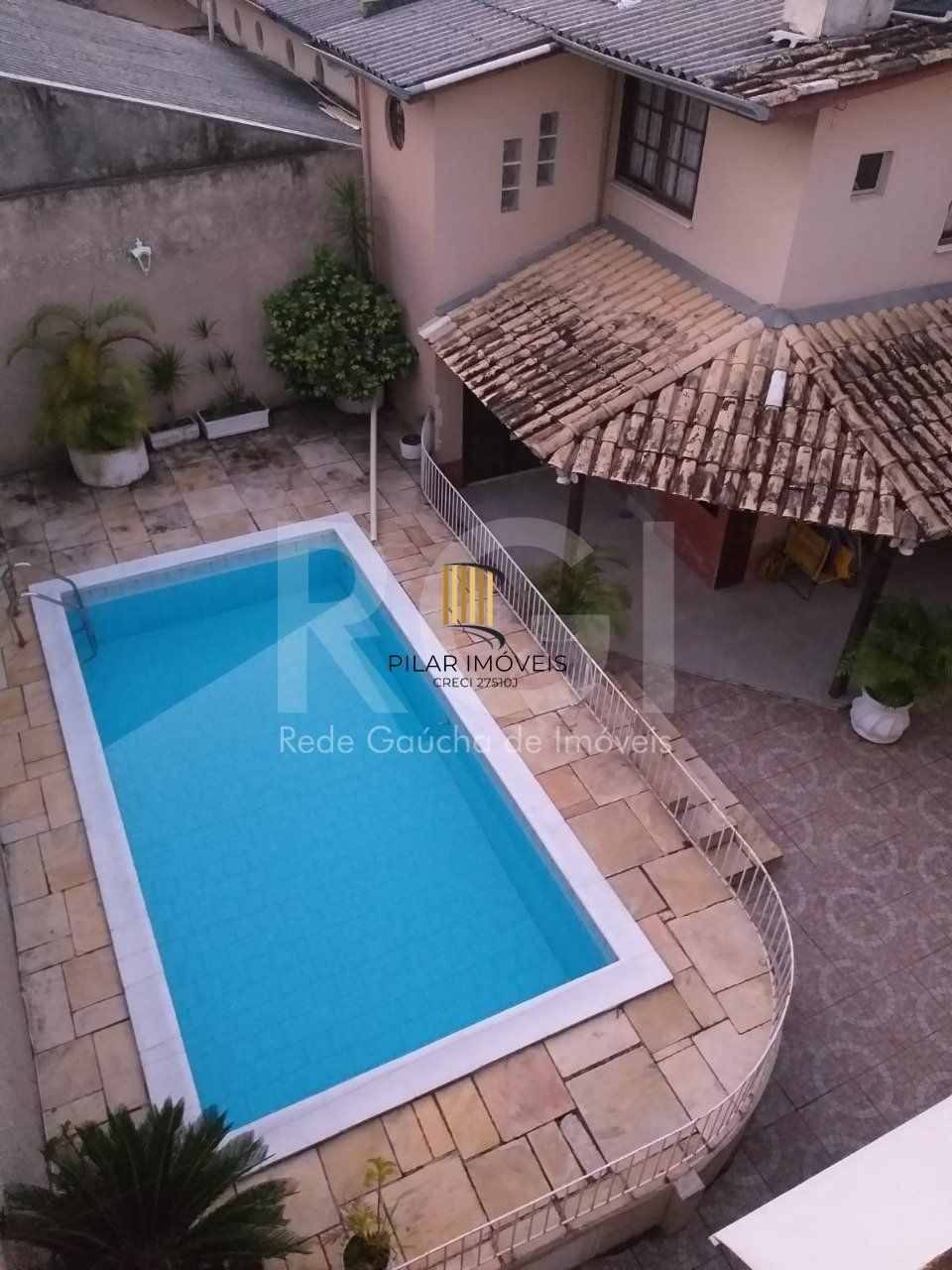 Casa para Venda - 750m², 6 dormitórios, sendo 3 suites, 4 vagas - Partenon