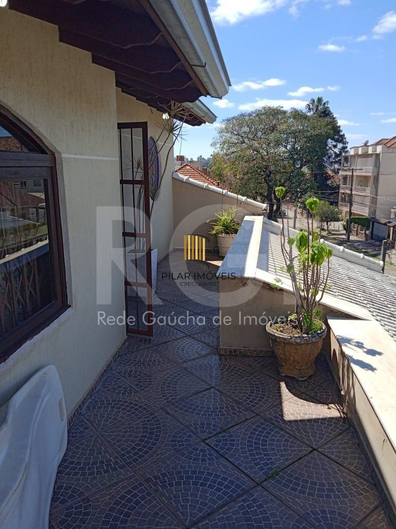 Casa para Venda - 750m², 6 dormitórios, sendo 3 suites, 4 vagas - Partenon