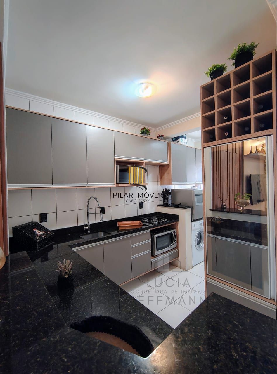 Casa em condomínio semi-mobiliada, desocupada e pronta para morar!