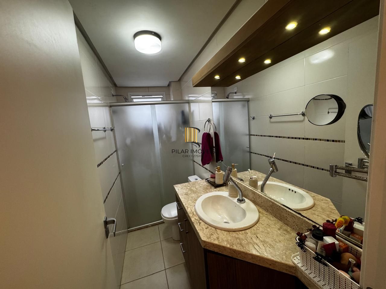 Apartamento semimobiliado à venda no bairro Santana, Porto Alegre