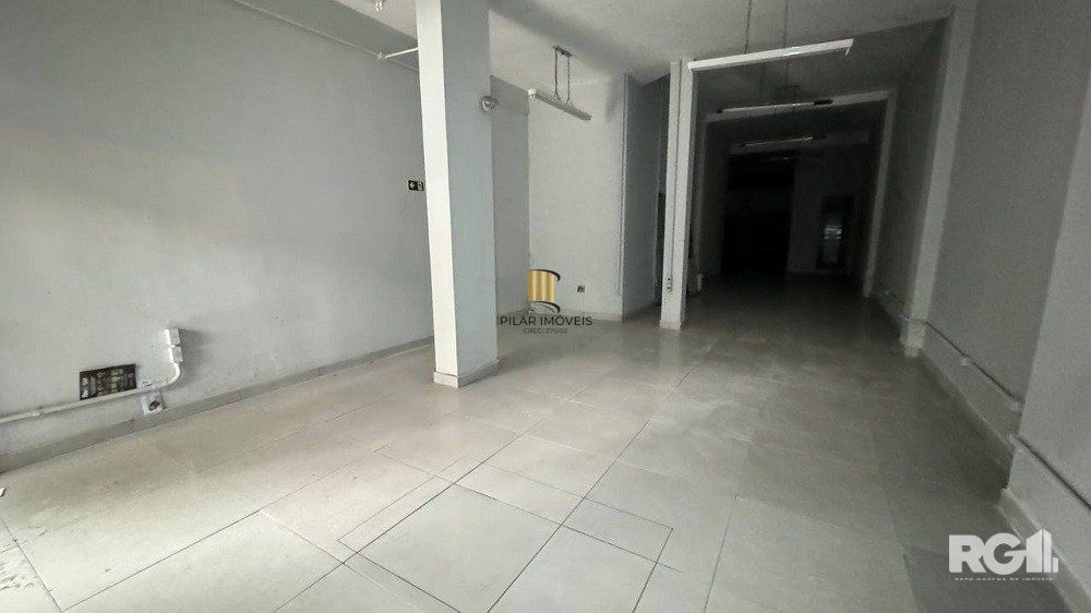 EXCELENTE OPORTUNIDADE LOJA NA AV. JOÃO PESSOA DE 135M² PRIVATIVOS. CÓD RP389908