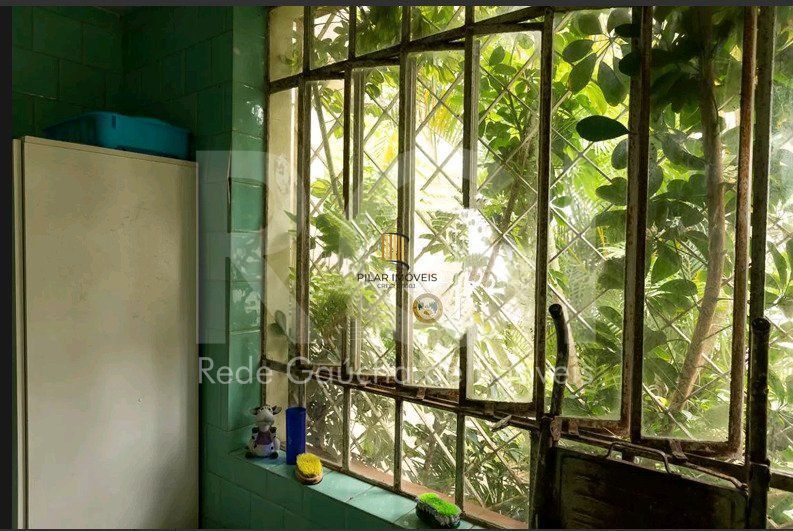 Casa para Venda - 210m², 4 quartos, sendo 1 suites, 4 vagas - Petrópolis