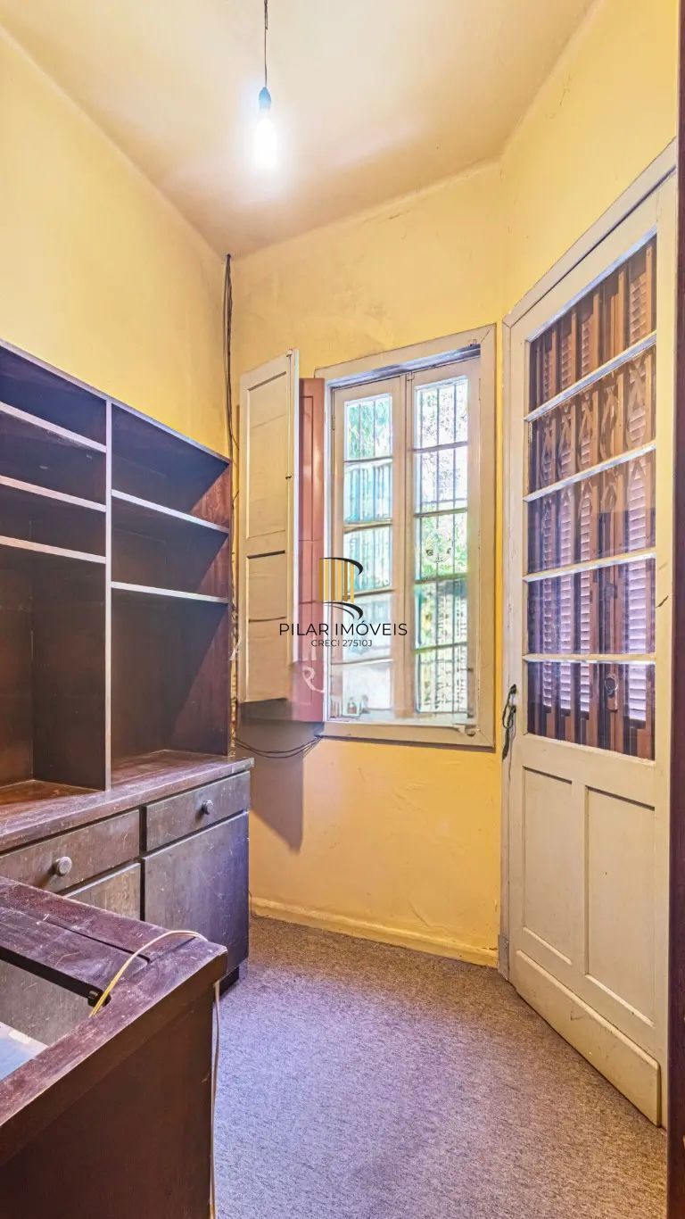 Prédio na Andre da Rocha com garagem