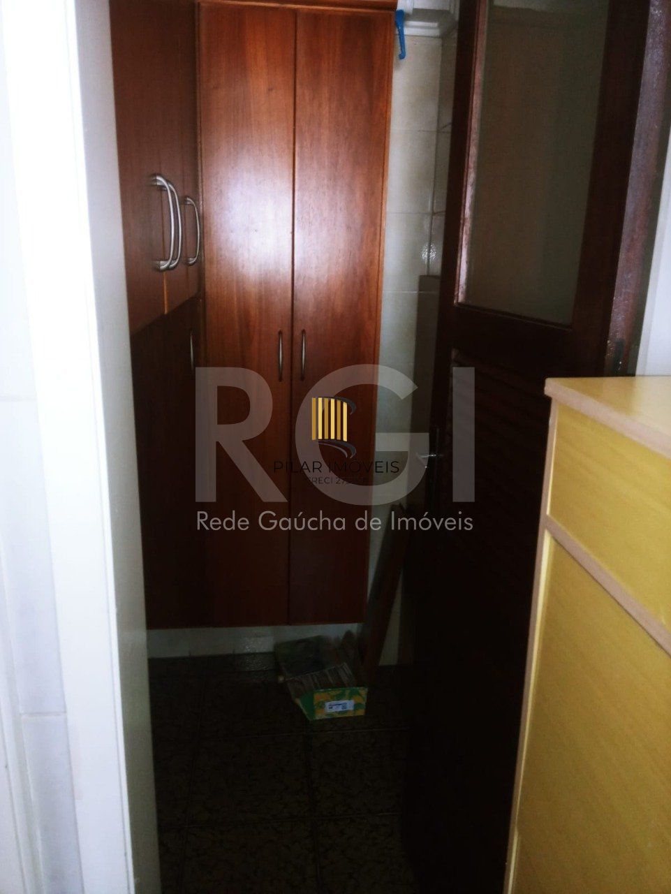 Apartamento desocupado, 2 quartos, andar alto, garagem  na Cidade Baixa.