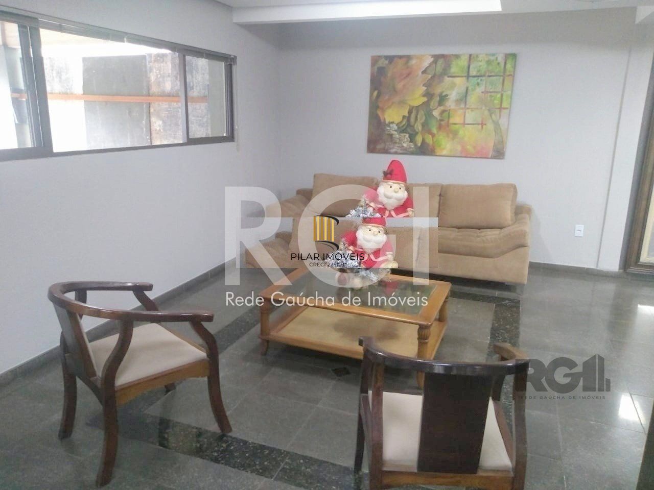 Apartamento 2 quartos, 2 banheiros e garagem na Cidade Baixa.