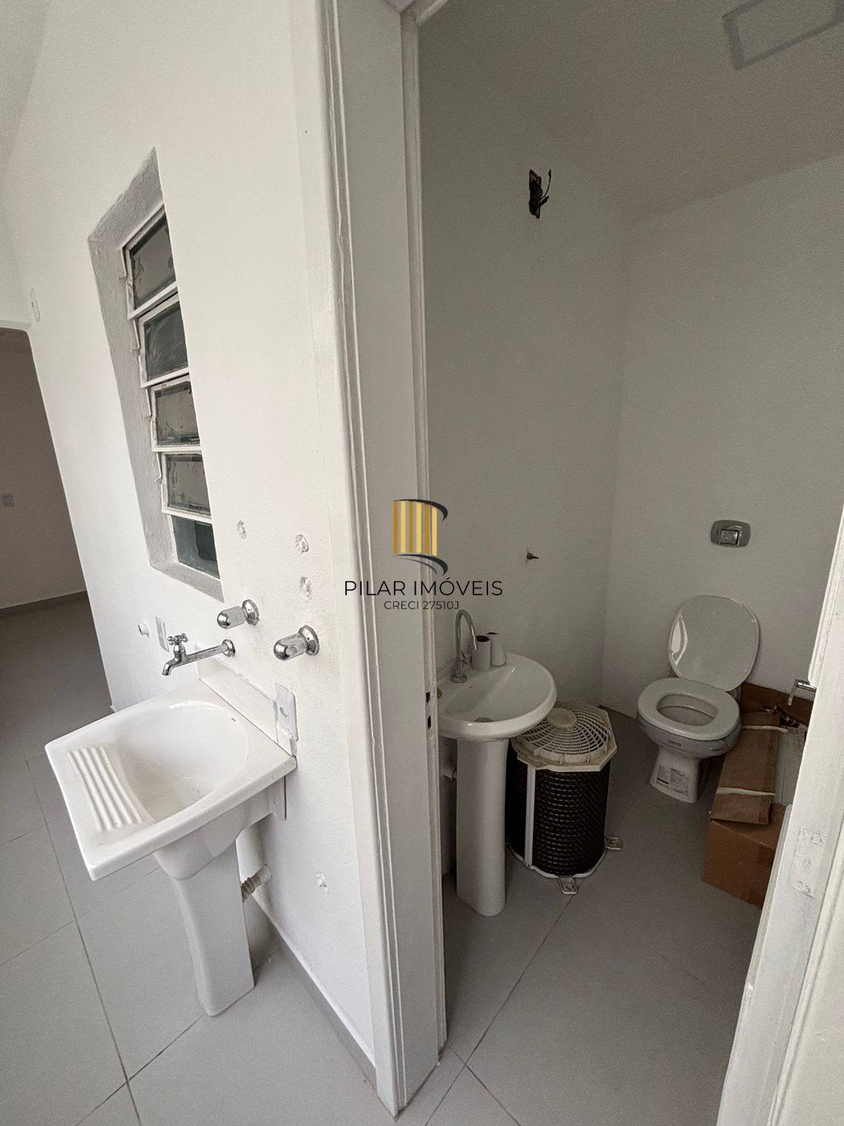 Apartamento amplo reformado com vaga de garagem  à venda na Marquês do Pombal