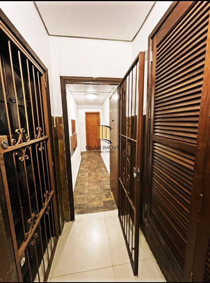 🔑 JK grande no Centro de Porto Alegre – oportunidade única para morar ou investir!