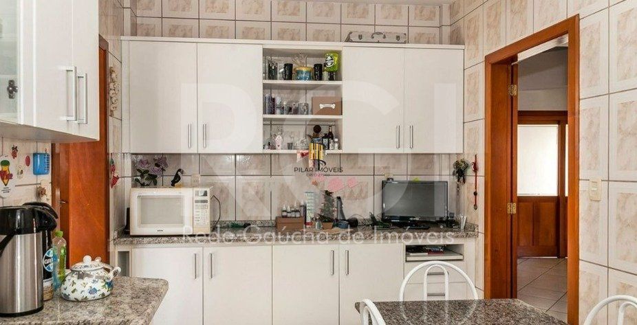 Casa para Venda - 287m², 4 dormitórios, sendo 1 suites, 4 vagas - Partenon