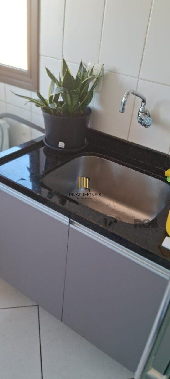 Apartamento 02 dormitórios alto padrão, bairro São João, com 02 vagas cobertas