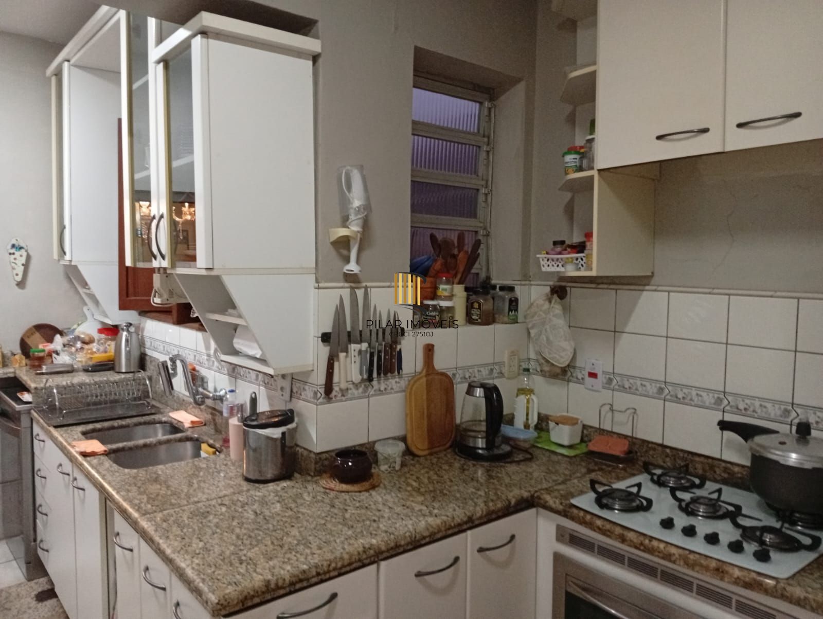 Casa com 5 quartos , 7 banheiros e pátio!