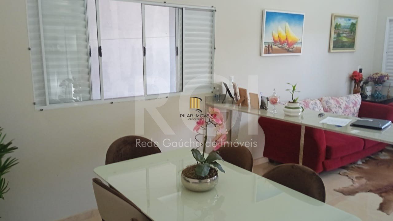 Casa para Venda - 90m², 3 dormitórios, 4 vagas - Maria Regina