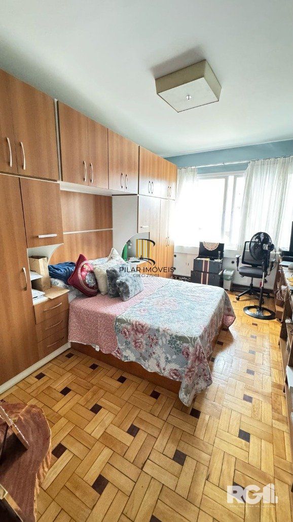 IMOVEL  A VENDA COM 142,30 M²  COM 3DORMITÓRIOS, ESQUINA VENANCIO AIRES
